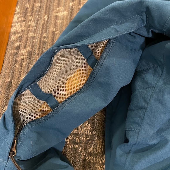 Oakley waterproof 3 in 1 ski jacket with removable liner - Picture 10 of 13